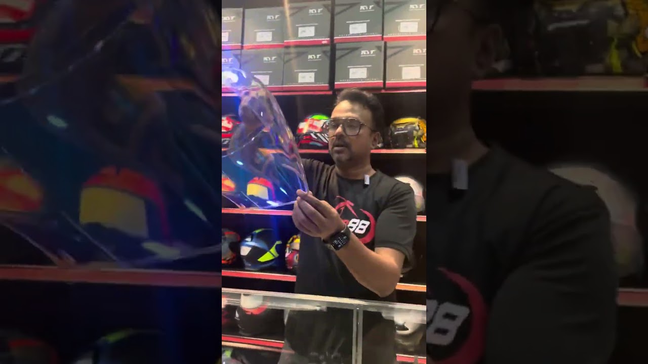Ada kah visor siang malam??