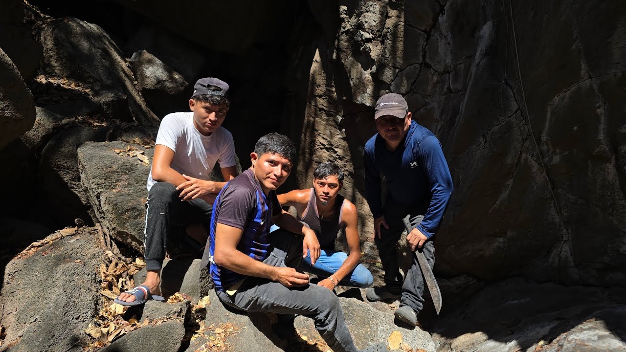 🚷😱los benimos asta el serro el bonito miren la cueva q encontramos 