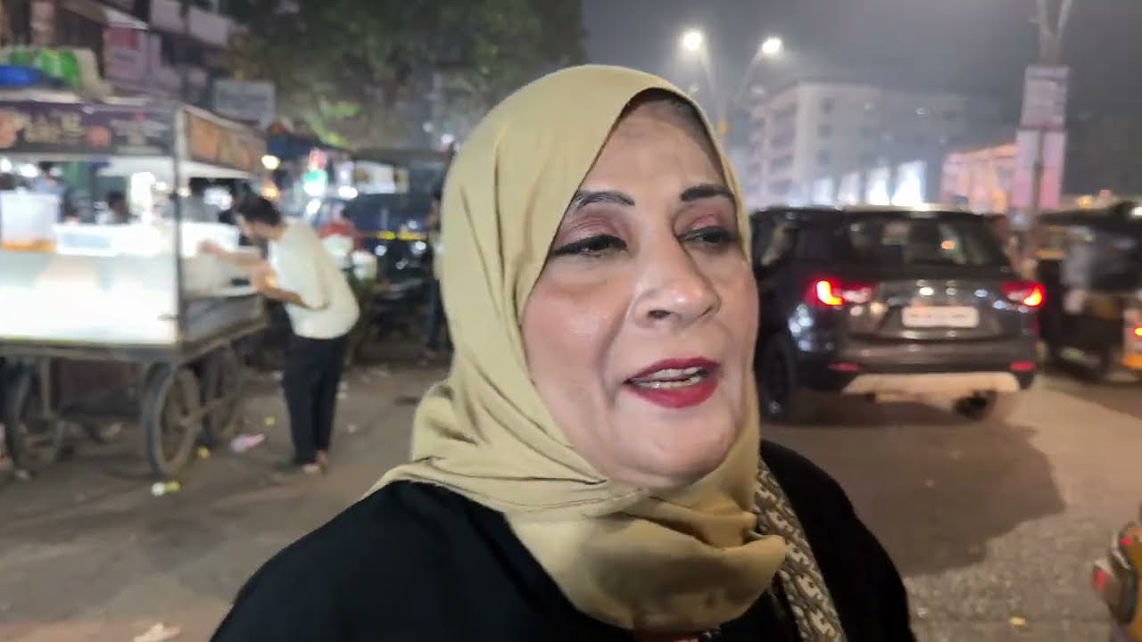 Aaj gye shopping karne | momos khaa ke aaya maza | meri tabiyat fir kharab hui | 