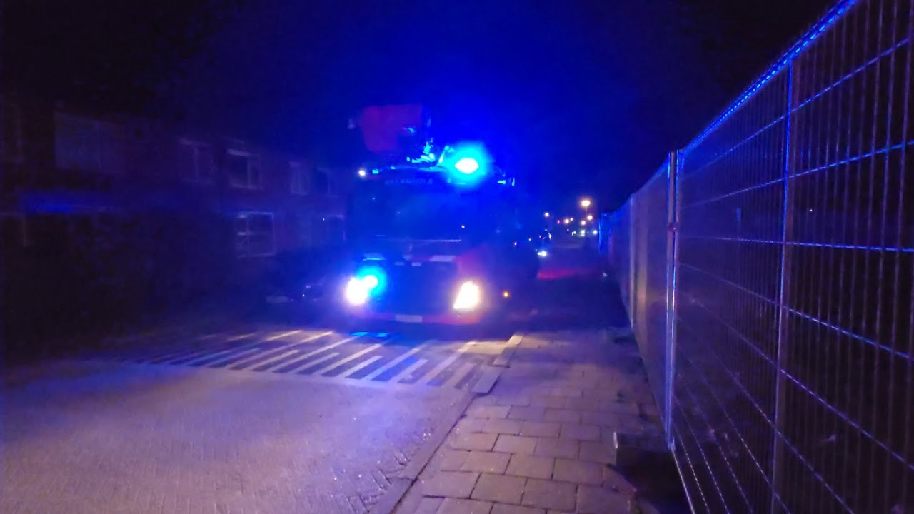 Prio 1 01-3032 & 01-3050 naar een brand bijgebouw in aan de Schuitenzand in Delfzijl! 