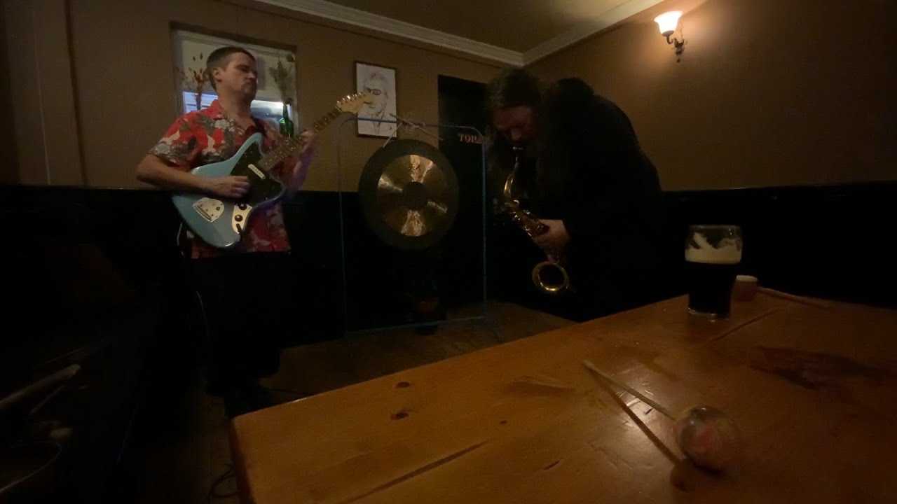 Diarmuid MacDiarmada & Owen Kilfeather // Live at Furey's