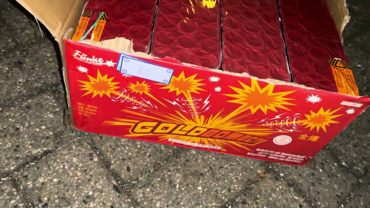 Goldbomber • funke • 144sh • 24mm • Straatvideo • (vuurwerk)