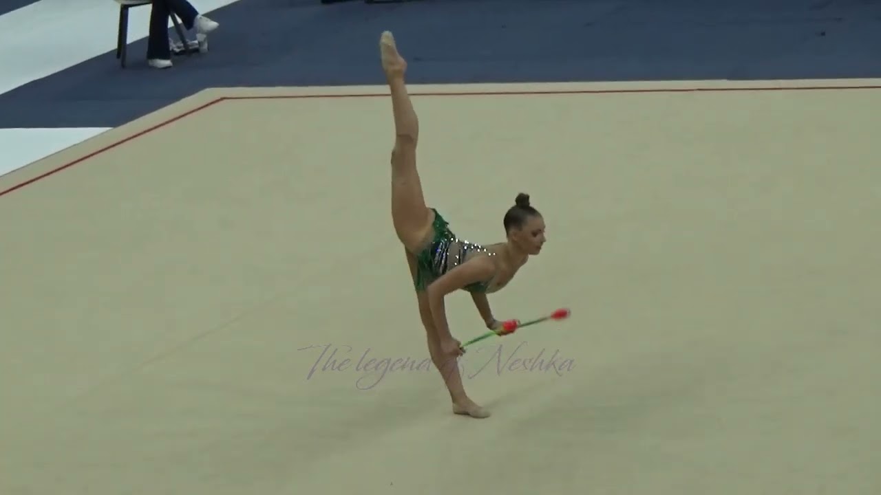 Arina VOLOSOVA massues - 2025 Championnats de France Seniors AA