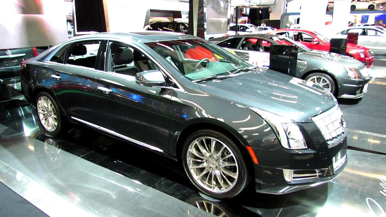 2013 Cadillac XTS4 Platinum - Exterior and Interior Walkaround - 2013 Salon de L'Auto de Montreal