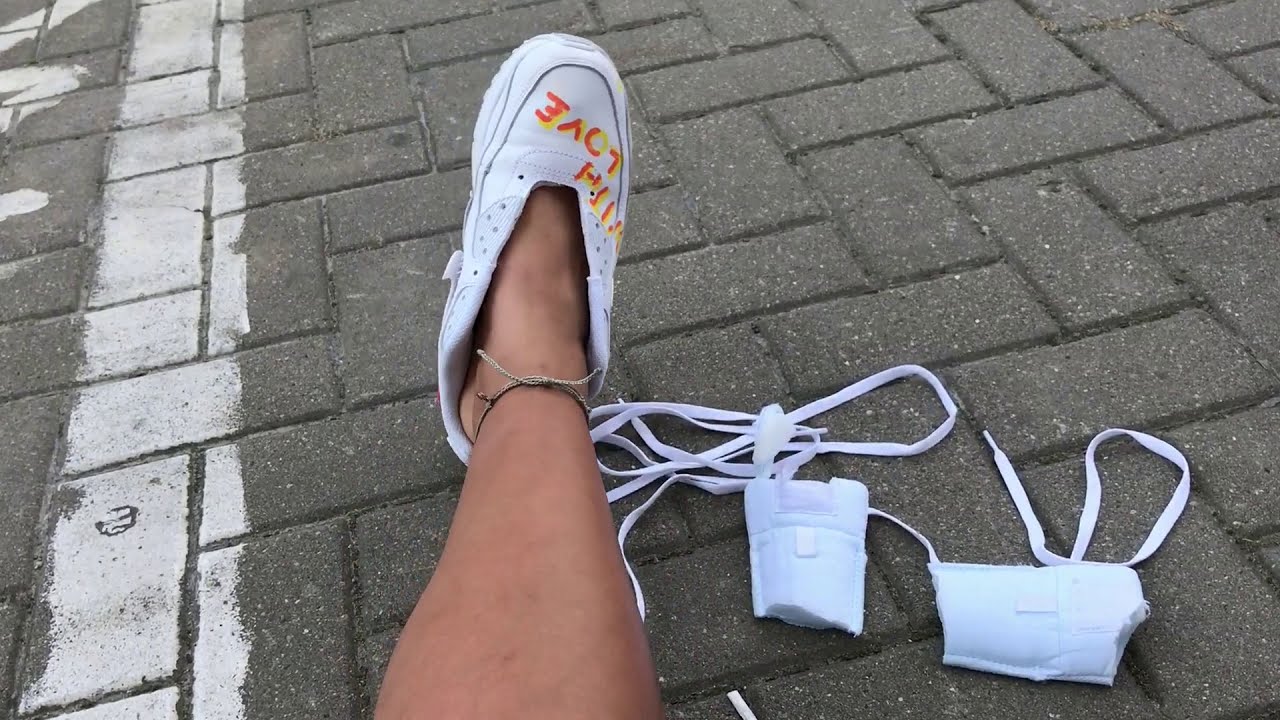 Kate is rocking her trashed Nike Airmax 90 in public