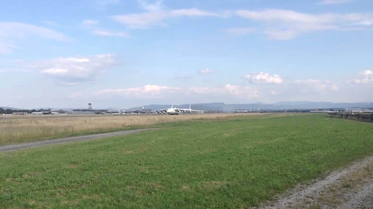 Atterrissage de l'Antonov AN-225 a l'EuroAirport