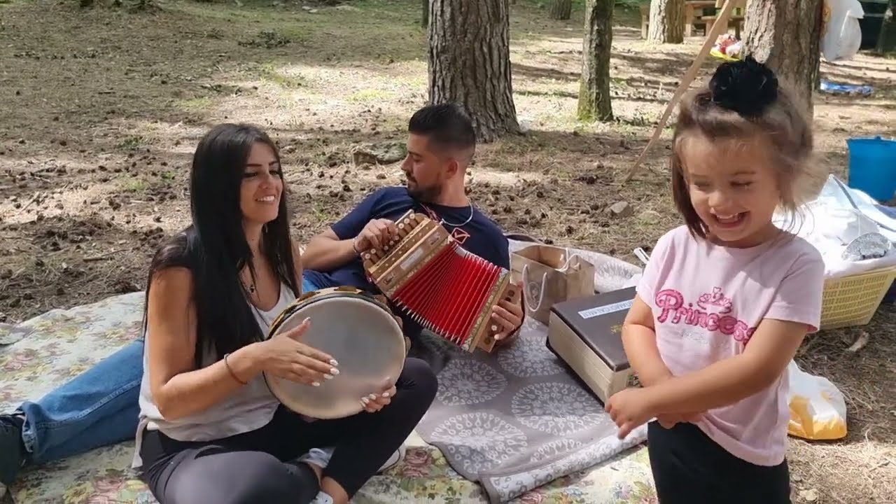 FORTUNATO & VALENTINA - TARANTELLA CALABRESE RILASSATA IN MONTAGNA!