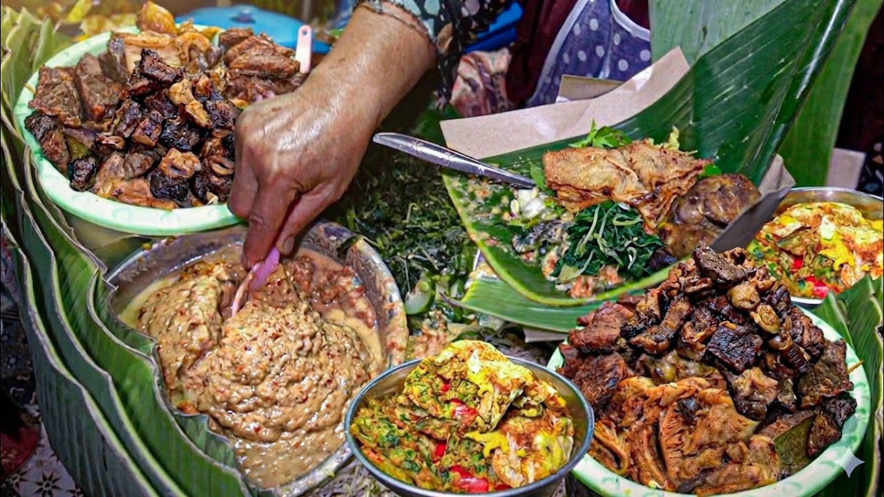 BUKA TENGAH MALAM SAMPAI SUBUH, BARU BUKA LANGSUNG DI SERBU PEMBELI - NASI PECEL TIMBANGAN
