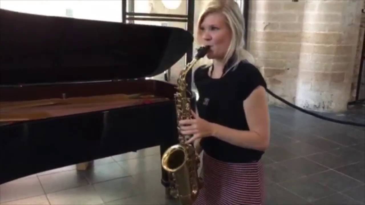 Een kijkje achter de schermen bij saxofonist 'Sax and the Pretty'