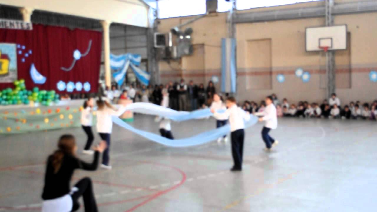 Baile con telas Acto 9 de Julio Domingo Savio, mis niñas de 3° grado. 8 de julio de 2011