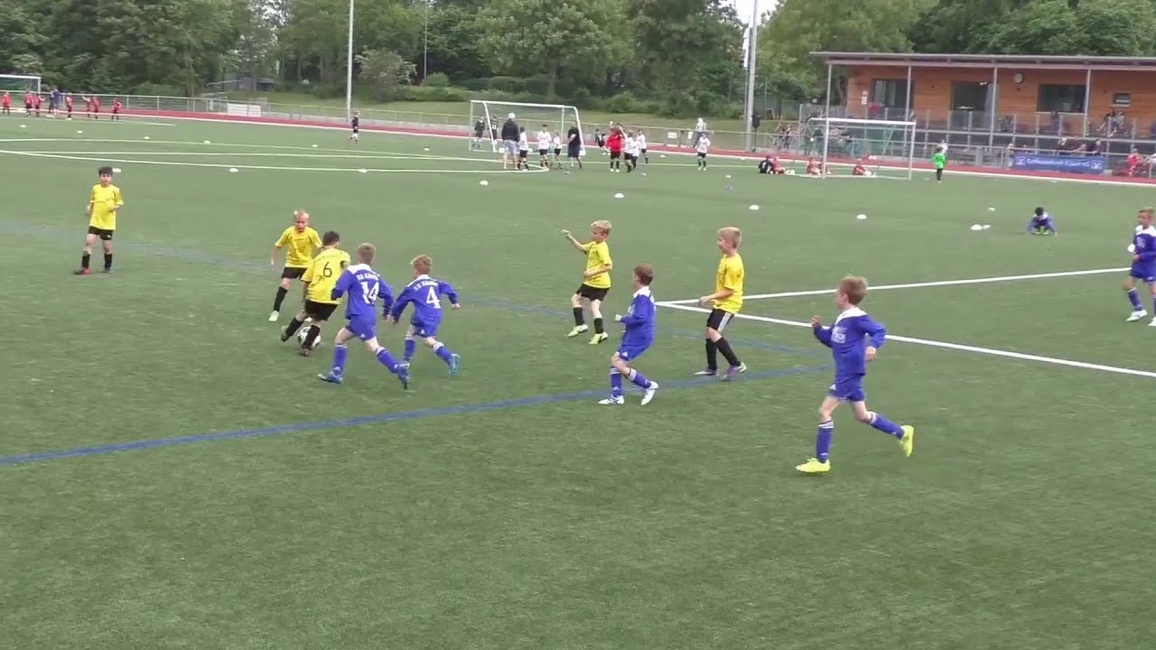 Fussballturnier in Vorst: F1 SG Kaarst  -  SV Rosellen 2016 05 29 geb.2007-2008