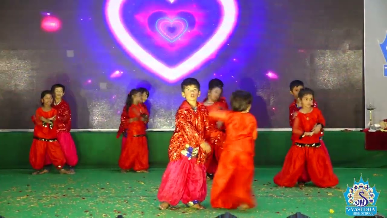 Goli sodave and kesariya tayra ishq hai dance performance by first aid students