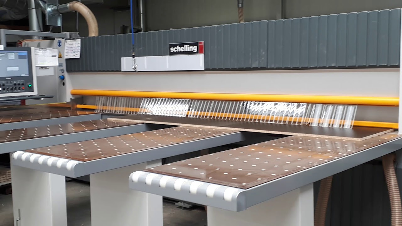Zuschnitt liegende Plattens&auml;ge Schelling Tischlerei Heinrich Hagen GmbH u. Co. KG