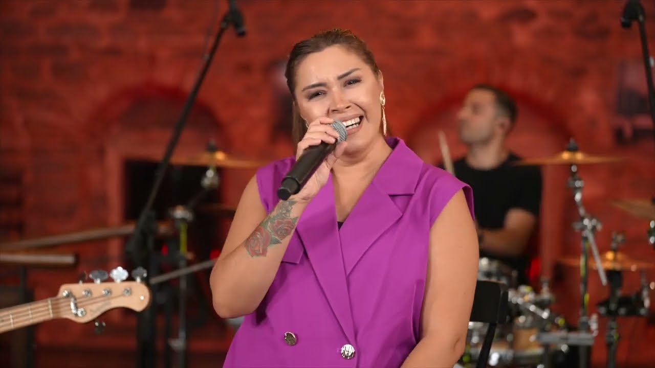 'Neydi O Şarkı' Her Cumartesi 19:15 de TRT Müzik Ekranlarında..