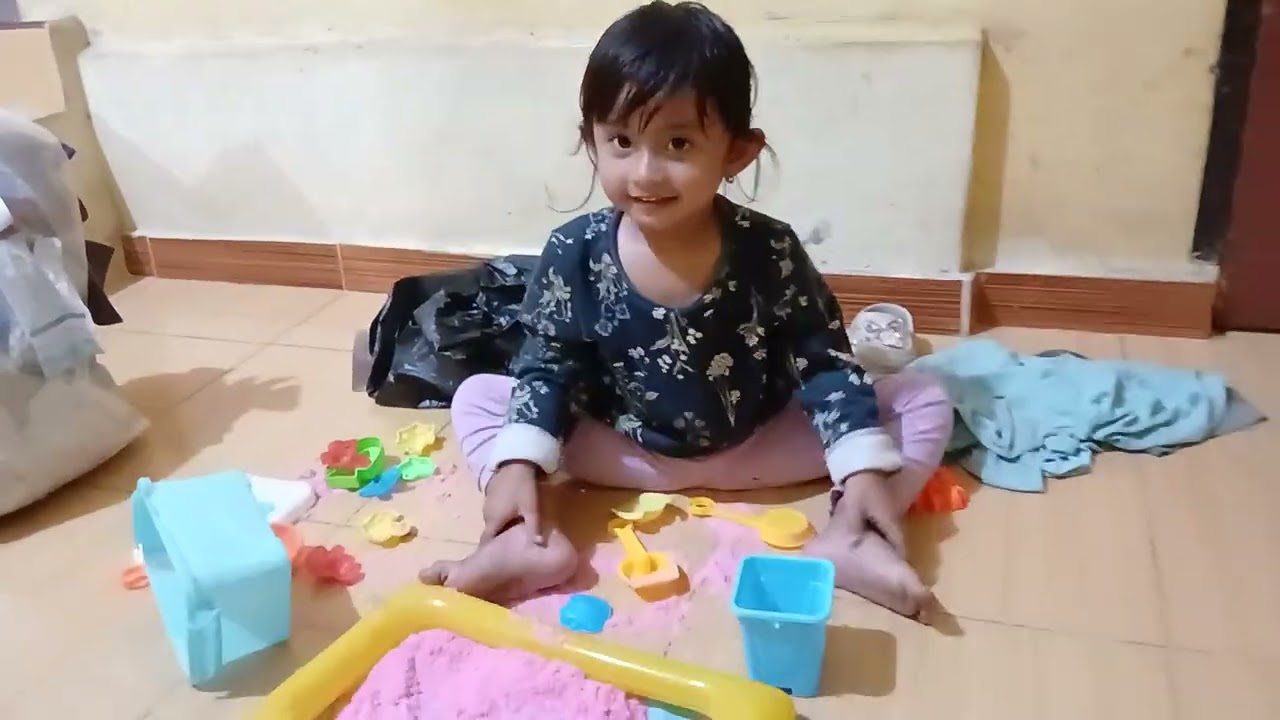 Asik bermain pasir sampai malam #short #shortvideo #bermain 