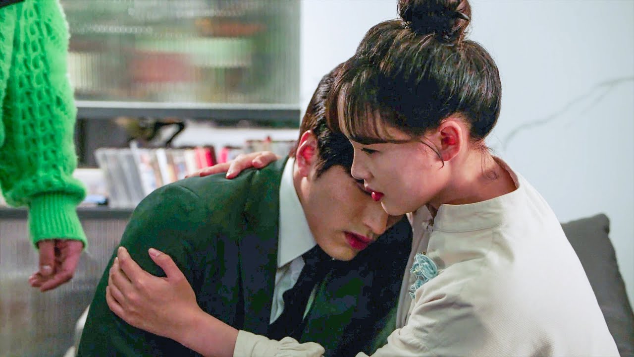 ซีอีโอสงบลงเพียงในอ้อมแขนของซินเดอเรลล่าหลังจากล้มป่วย!