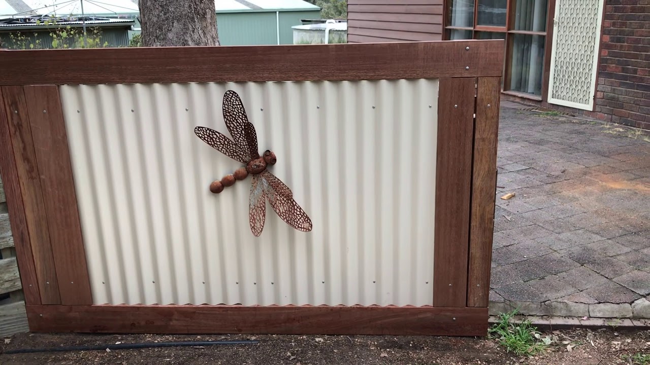 Bob the fencer - build a decorative fence.