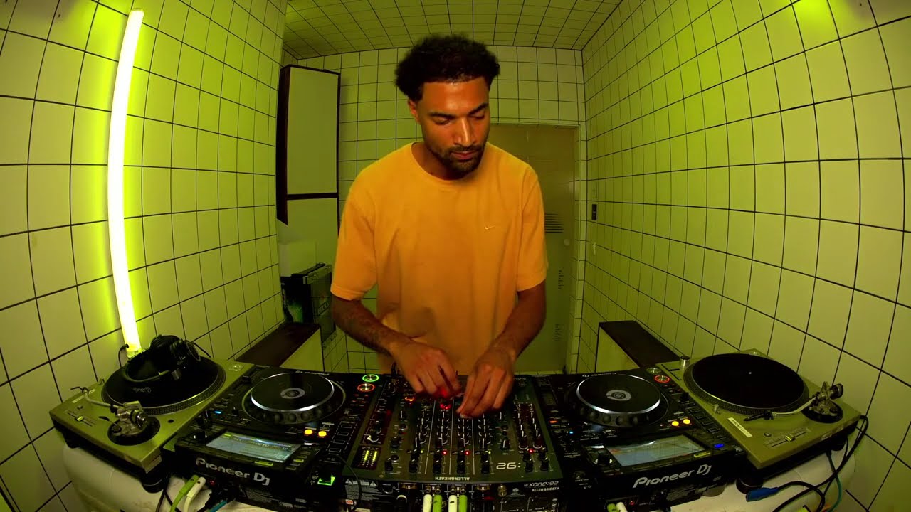 Modern Funktion - Laidlaw  | HÖR - August 29 / 2024