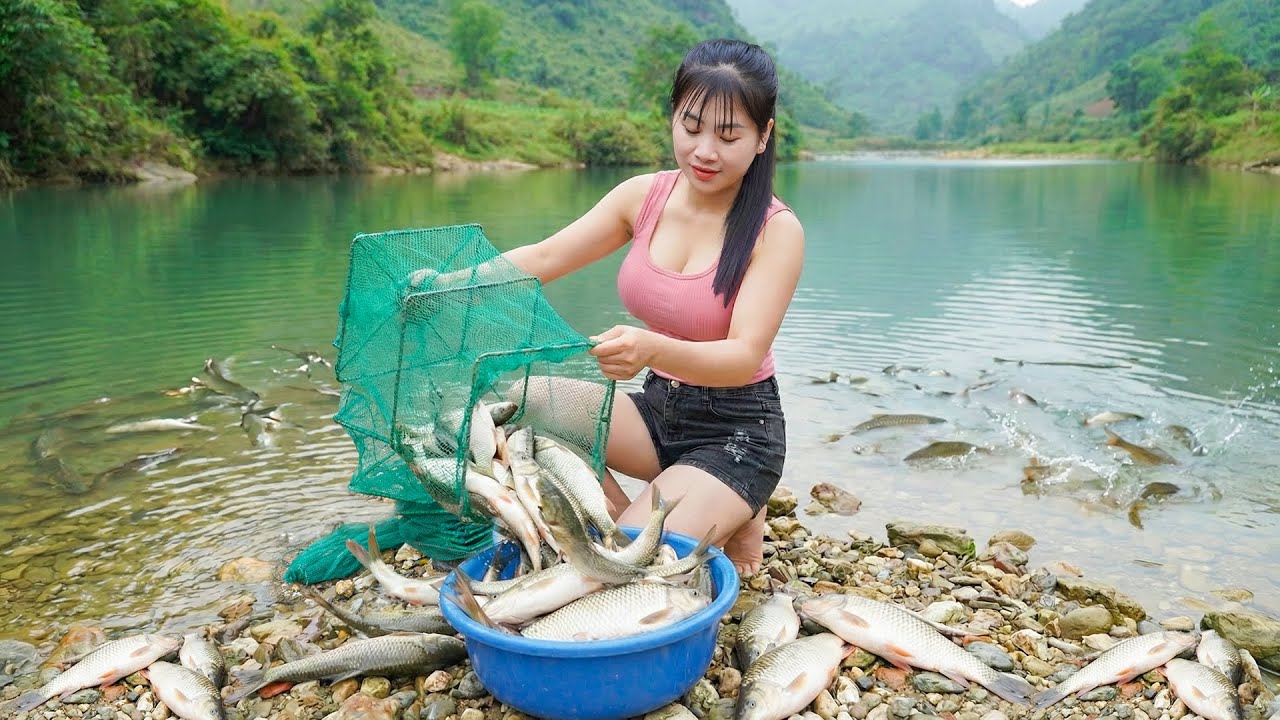 Cast Nets To Catch Fish And Take Them To The Market To Sell /My Bushcraft