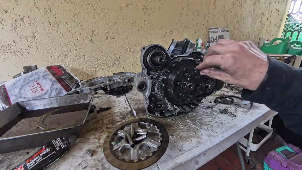 Fully rebuilding my 2019 KTM 300 Engine.