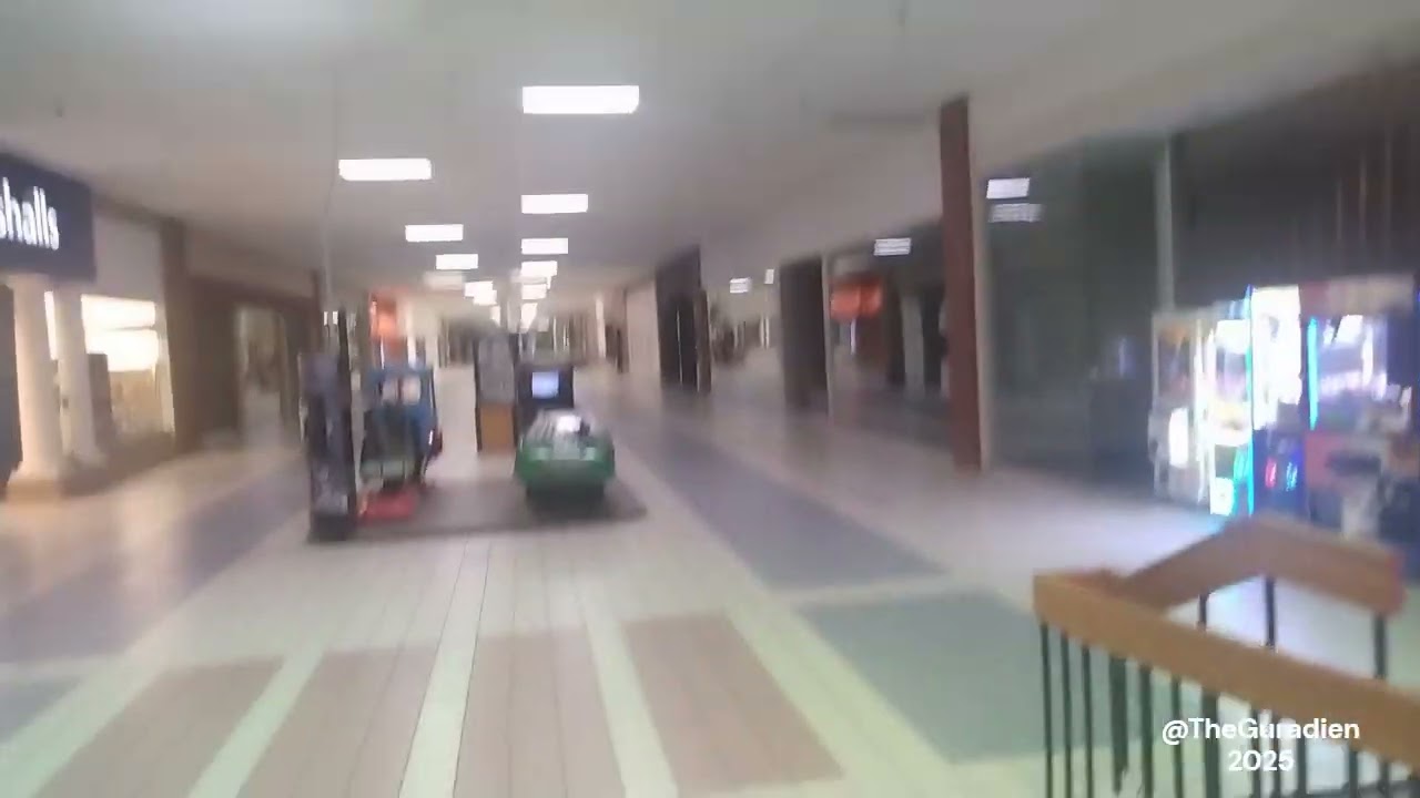 Exploring the Dead Peru Mall - Frozen in the 70's - Peru Illinois
