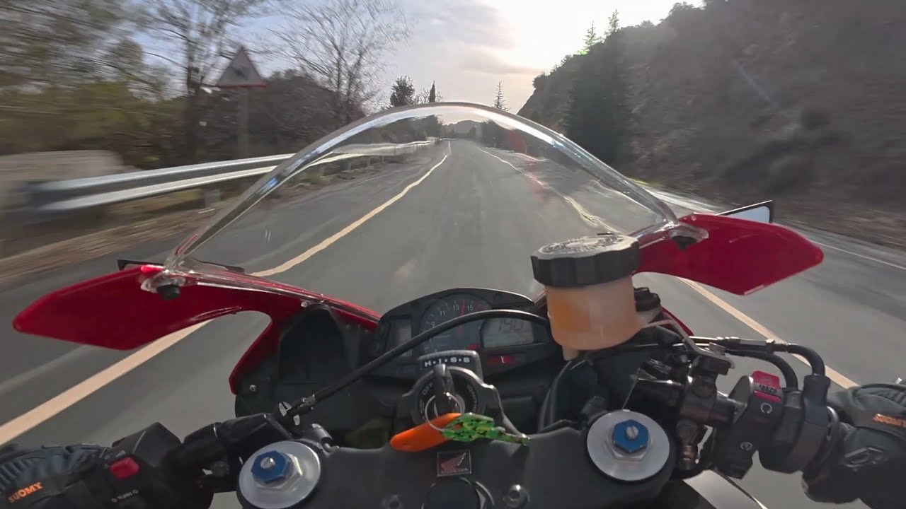 Cbr600rr Onboard+damp roads! 🔥 Ft.xj6 | Acrapovic | Leo Vince |