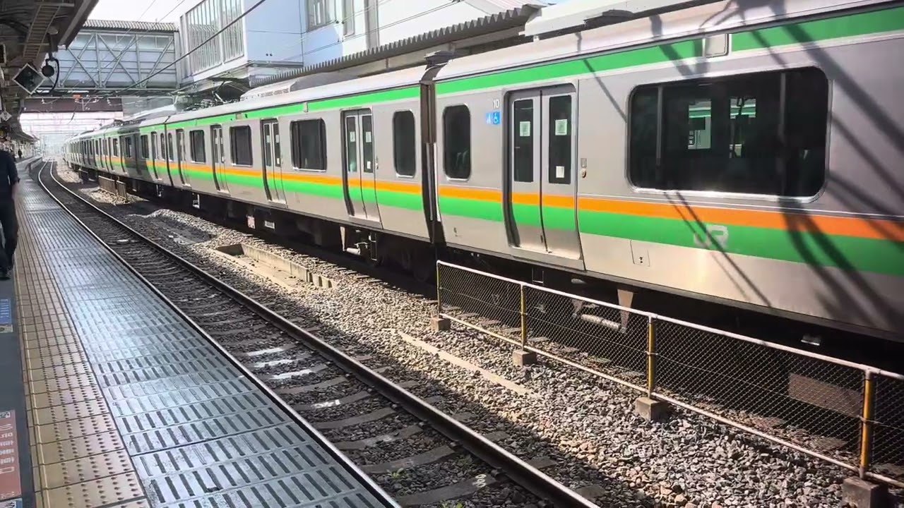 E233系 3000番台　E-01 編成籠原駅発車シーン