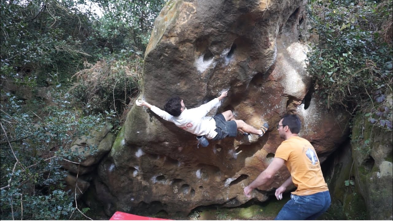 Variante Pijorik ez 6C+ / Jaizkibel Boulder (sector cerillas)