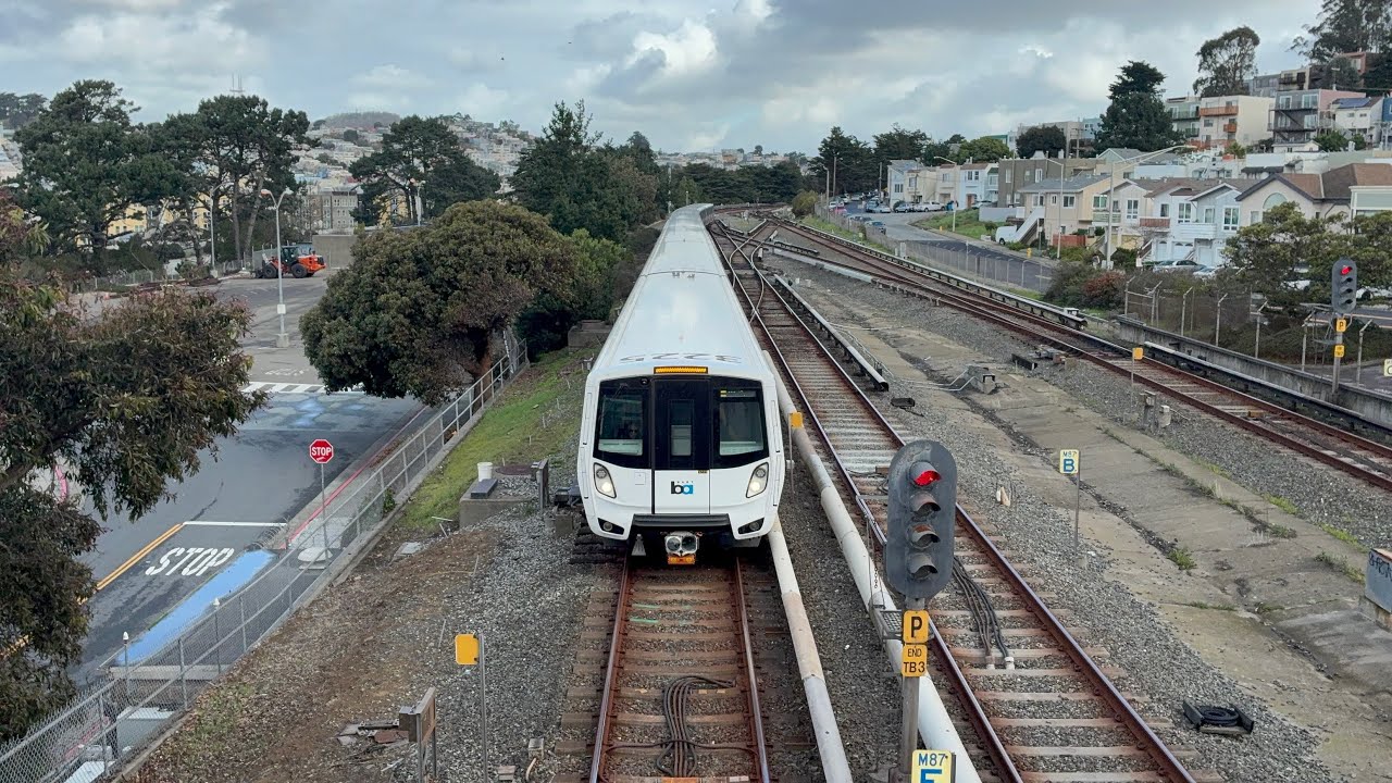 5 mins and 19 secs of Bart at Daly City