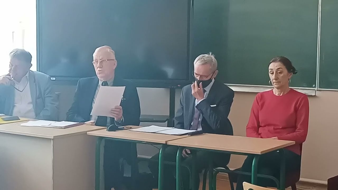 Zebrania rodziców uczniów SP w Sipiorach z Burmistrzem Kcyni w sprawie likwidacji szkoły.