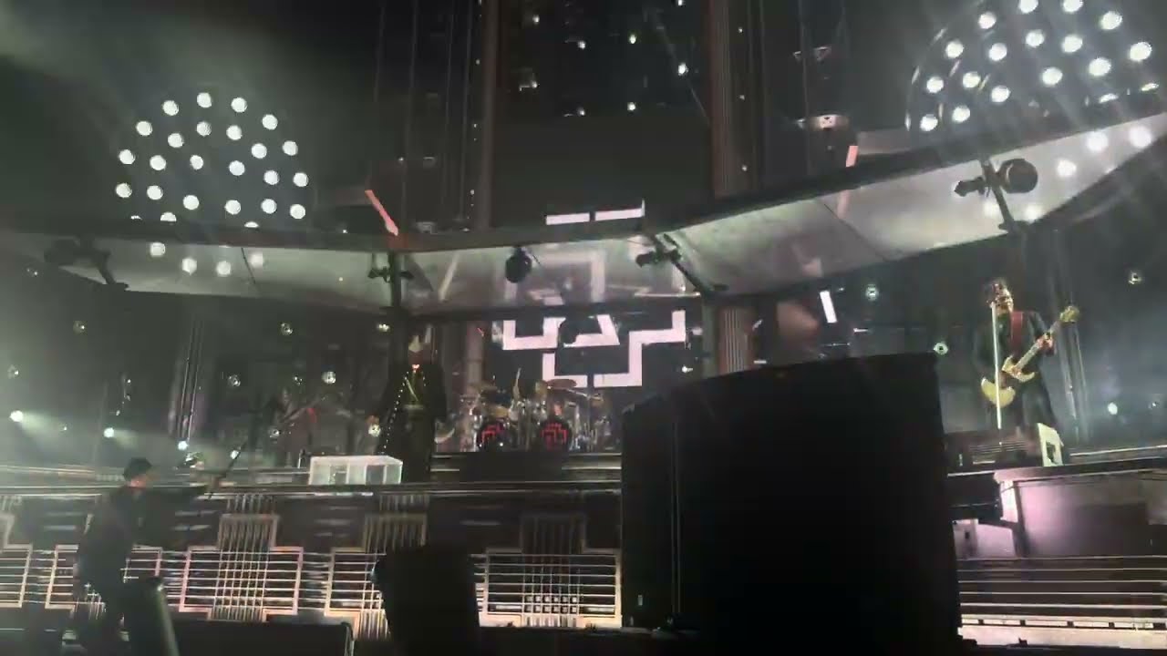 Rammstein – Intro + Rammlied @ Estádio da Luz, Lisboa [26/06/2023]