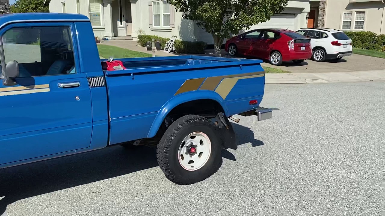 1982 Toyota pickup 4x4 super low miles