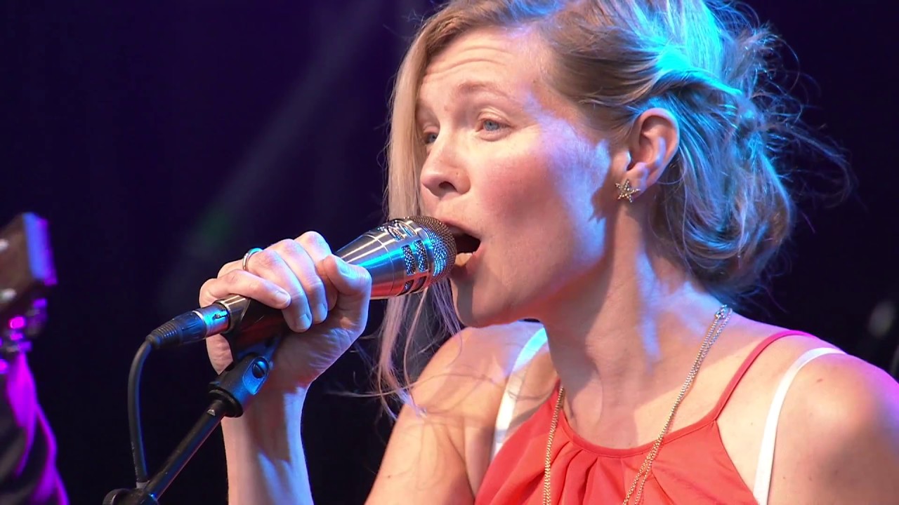 Jeg er din/Laura