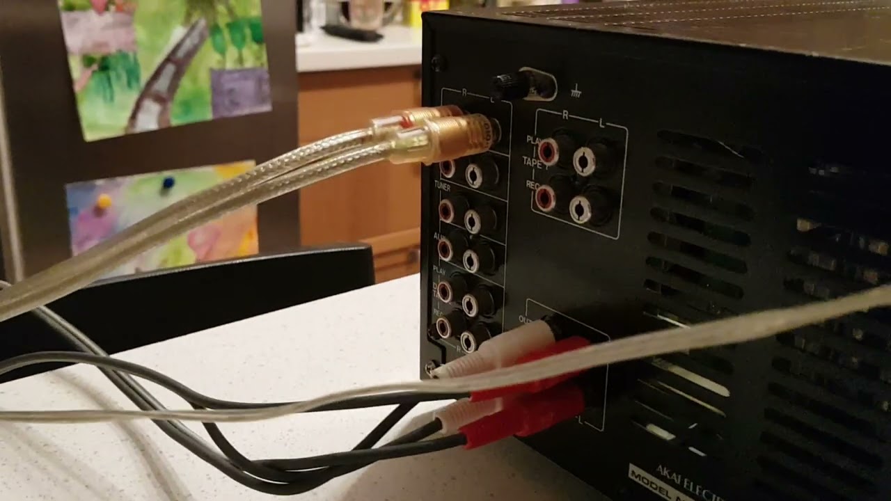 AKAi AM-32