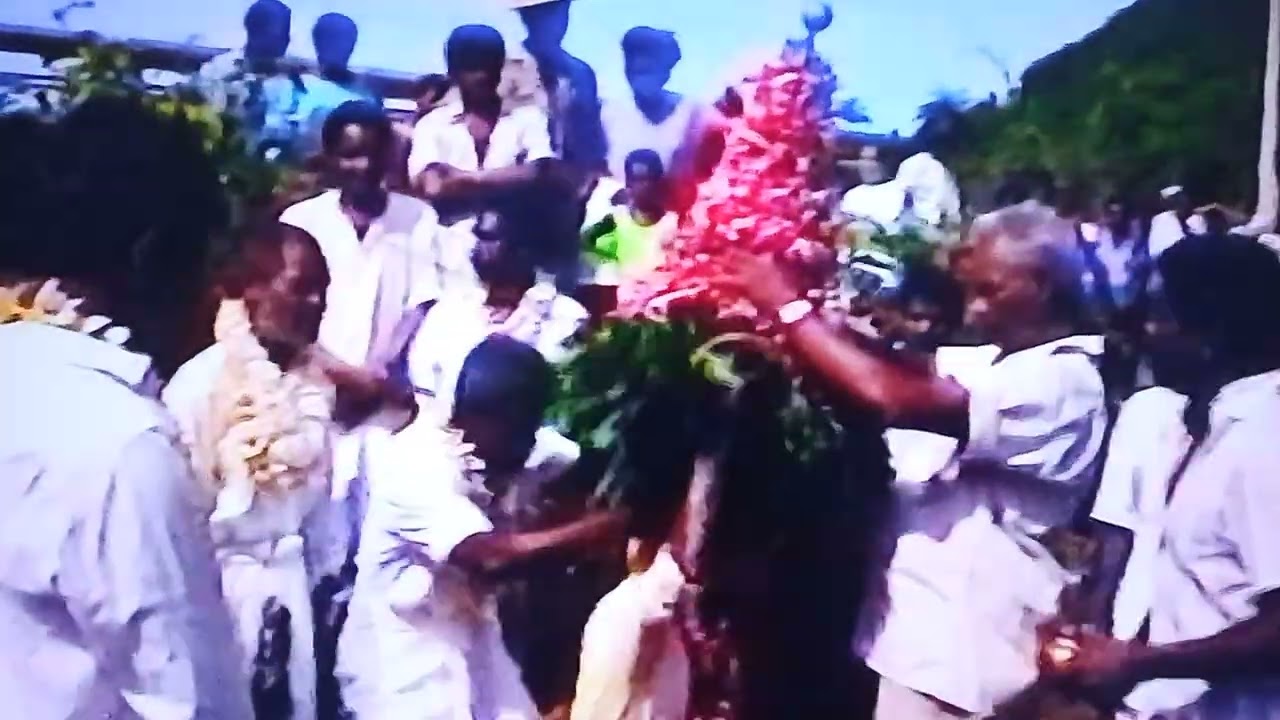Temple Mariammen du Chaudron Dans Fond La Rivière St Denis 