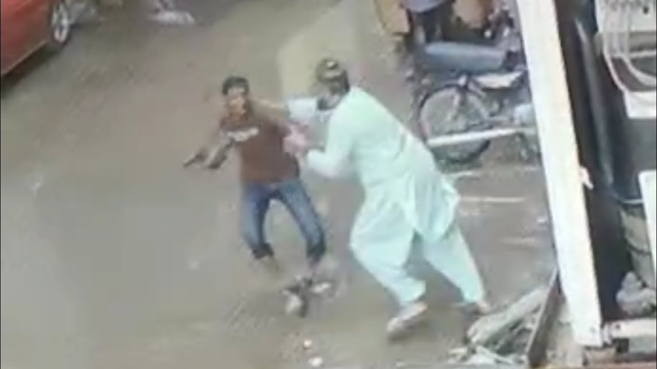 Two Street Crime in Karachi Video | Pakistan Fight | CCTV crime | Karachi CCTV Fight | CCTV FIGHT