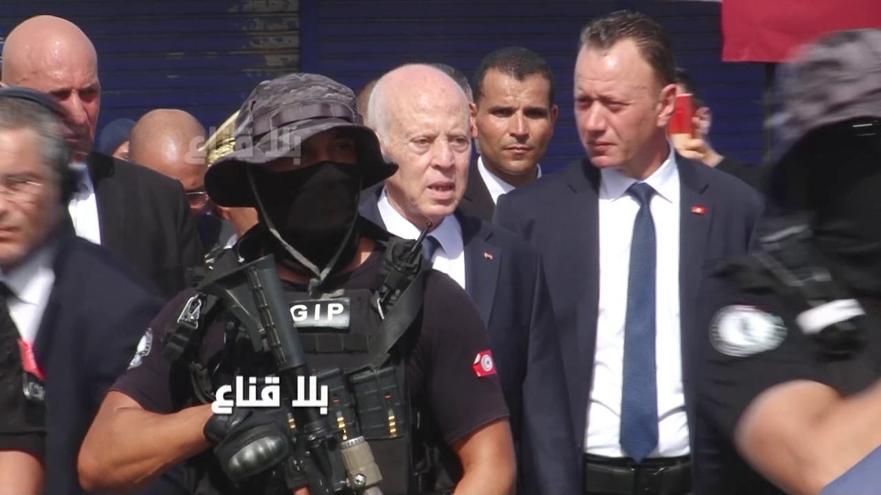 غربان الظلام..سطوا على ميزانية الدولة..نهبوا أموال الشعب ثم فروا للخارج..هؤلاء متى يحاسبهم الرئيس؟!