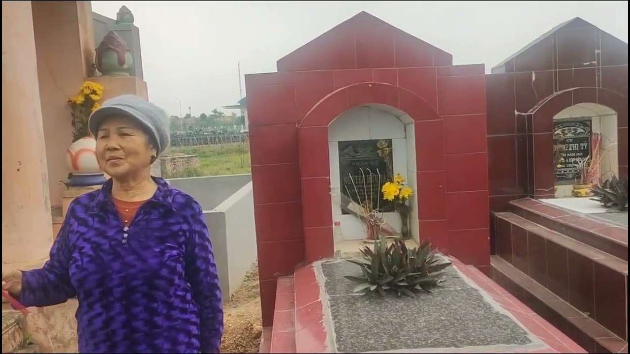 Anh Em Ôg Nguyễn hữu Bảo cùng con cháu tạ Bái nhân ngày giỗ Cha 13 tháng chạp năm Ất Tỵ 2025
