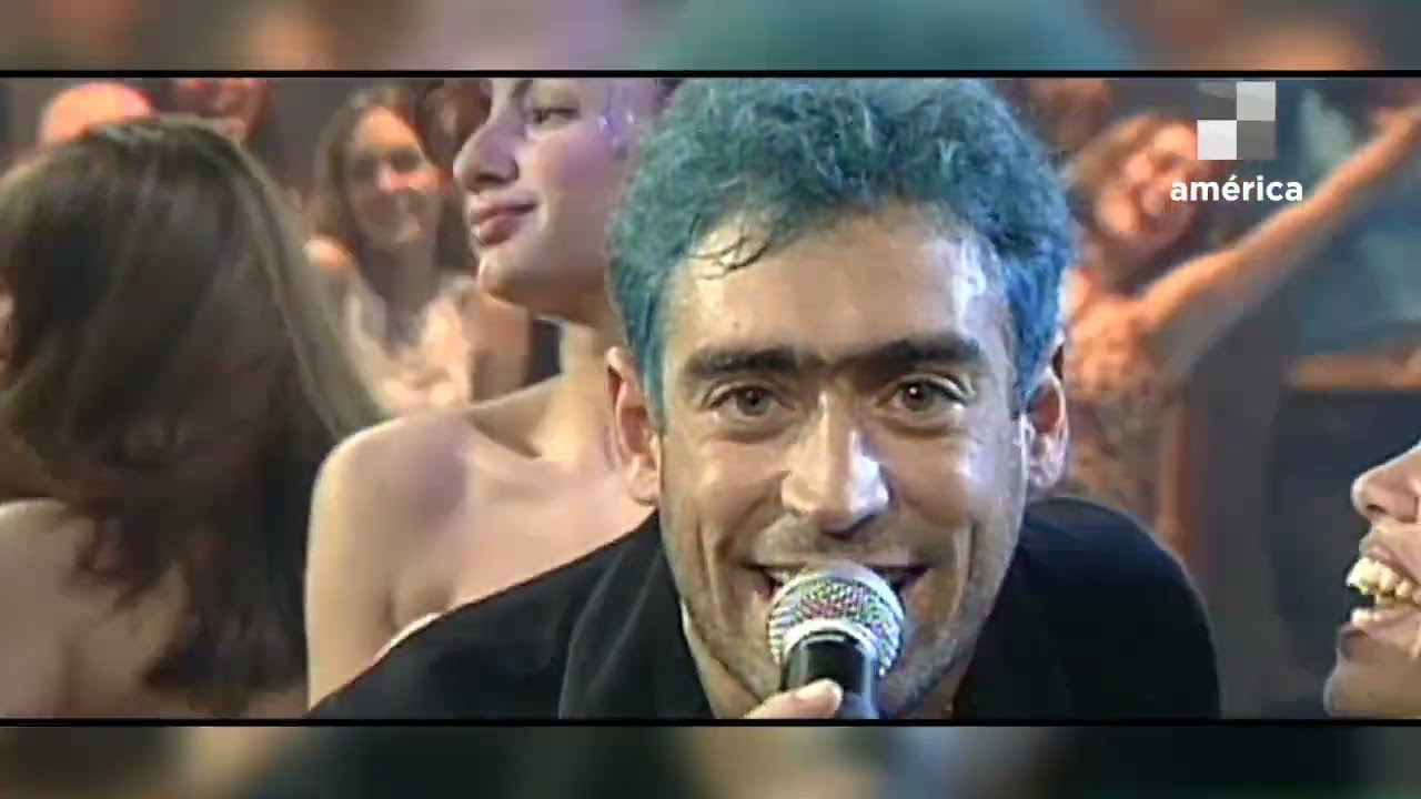 RODRIGO CANTANDO 