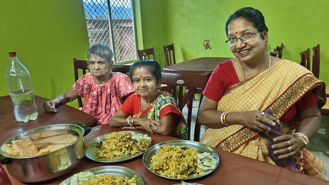 নতুন হোটেল এ বেশ খাওয়া দাওয়া😋 চিকেন বিরিয়ানি Notun hotel a besh khaoa daoa Chicken Biryani
