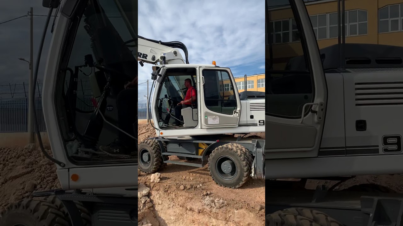 LIEBHERR A904C & ACE HAMMER AF135S 1700 KG
