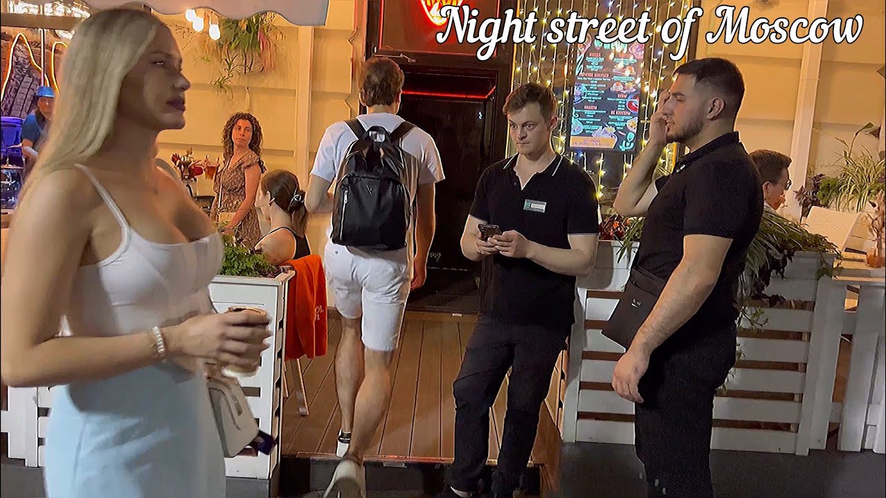 BEAUTIFUL GIRLS🔥👍NIGHT STREETS OF MOSCOW. Ночная жизнь русских девушек🤩на ночных улицах Москвы
