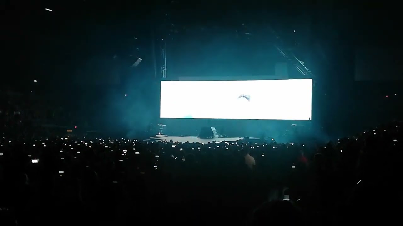 Somebody and intro - Justin Bieber (San Diego Feb 18, 2022) Justice Tour