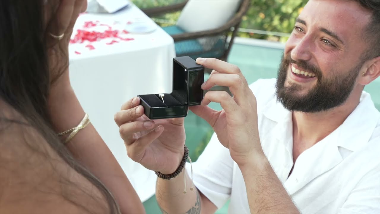 Marriage proposal romantic dinner in Thailand
