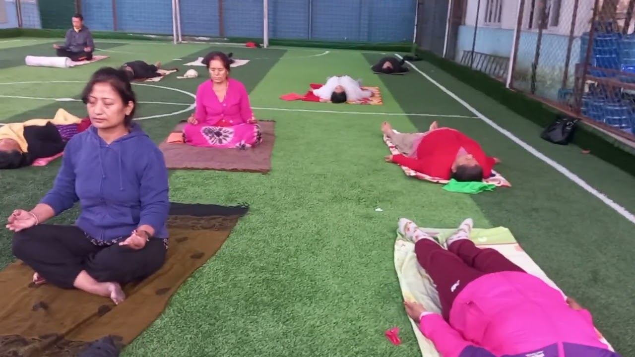 Nahiti yoga class, Meditation conducted by Numa Oli