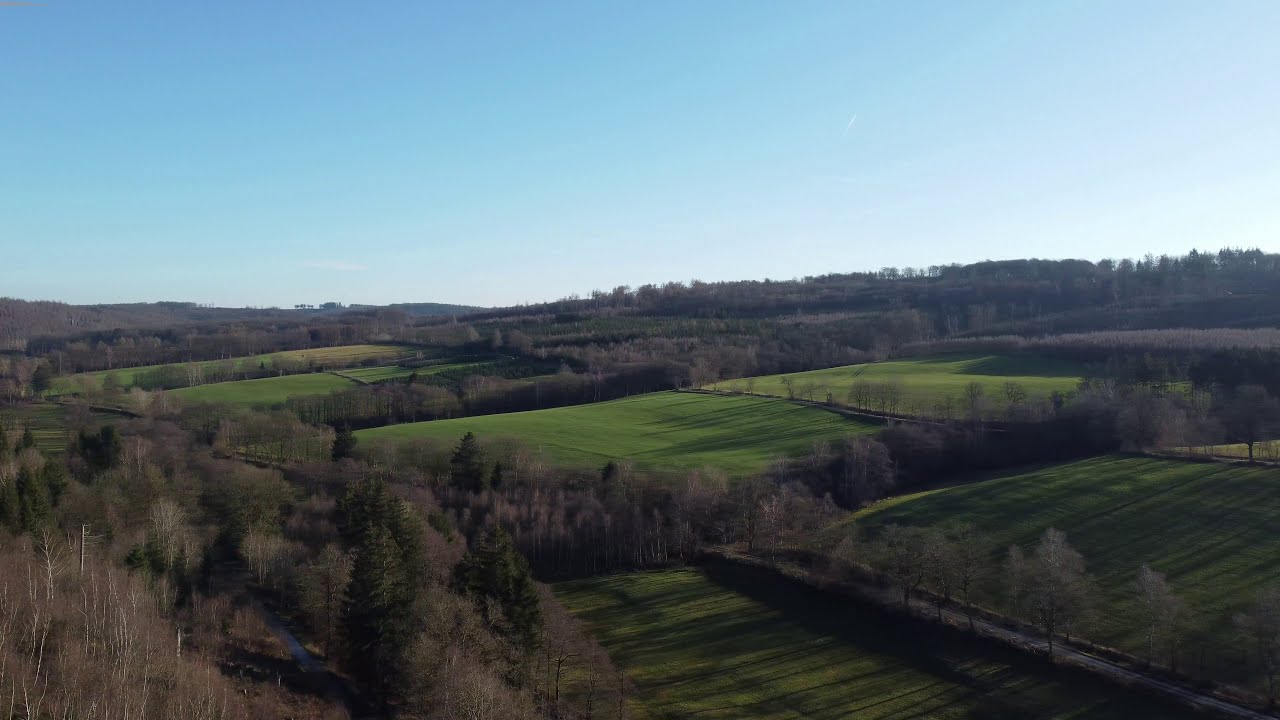Sch&ouml;nes Sauerland 2 - Vogelperspektive (Drohnenvideo 4K)