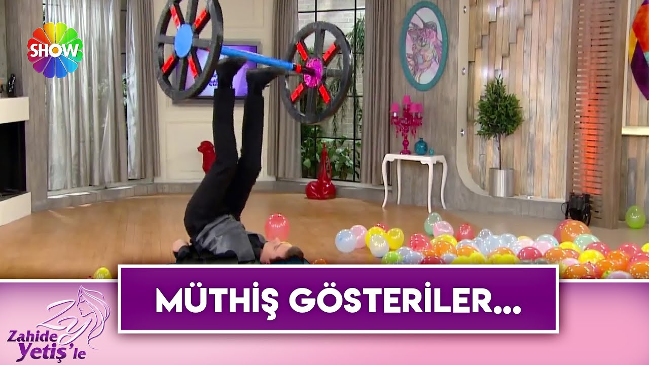 Erkan Obüs ve genç Jonglör Kaan Obüs'ten nefes kesen gösteriler