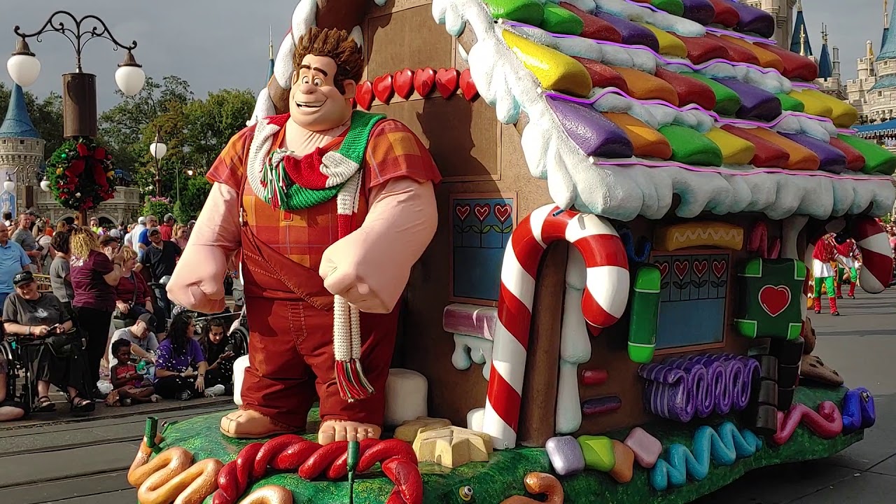 Mickey's Once Upon A Christmas Time Parade (Daytime)