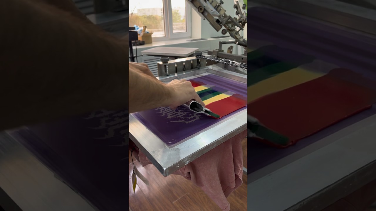 Split-fountain Printing #art #screenprinting #silkscreenprinting #шелкография#splitfountain