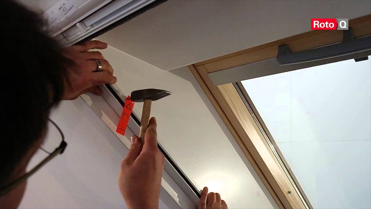 EN - Installing the RotoQ insect protection roller shutter to size